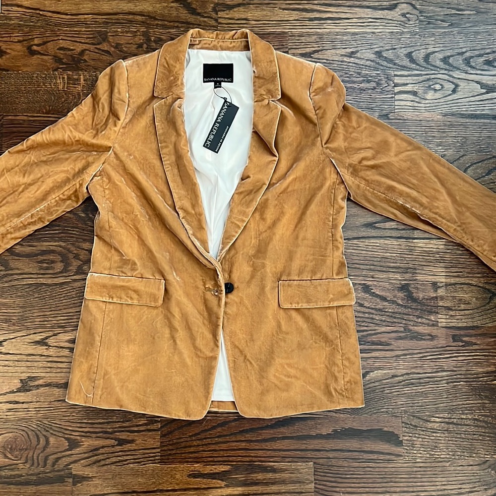 Banana Republic women’s tan silk velvet jacket size 8 NWT